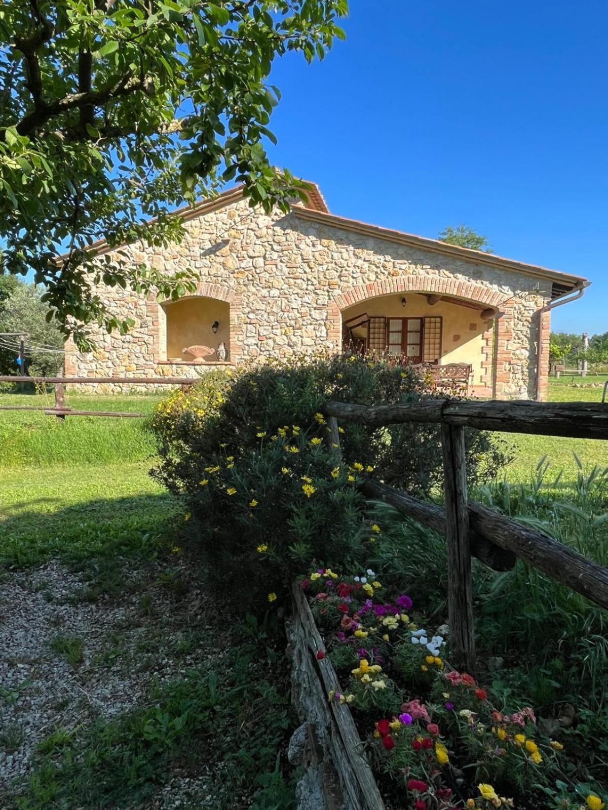 Agriturismo Podere Dell' Olmo Амелиа Экстерьер фото