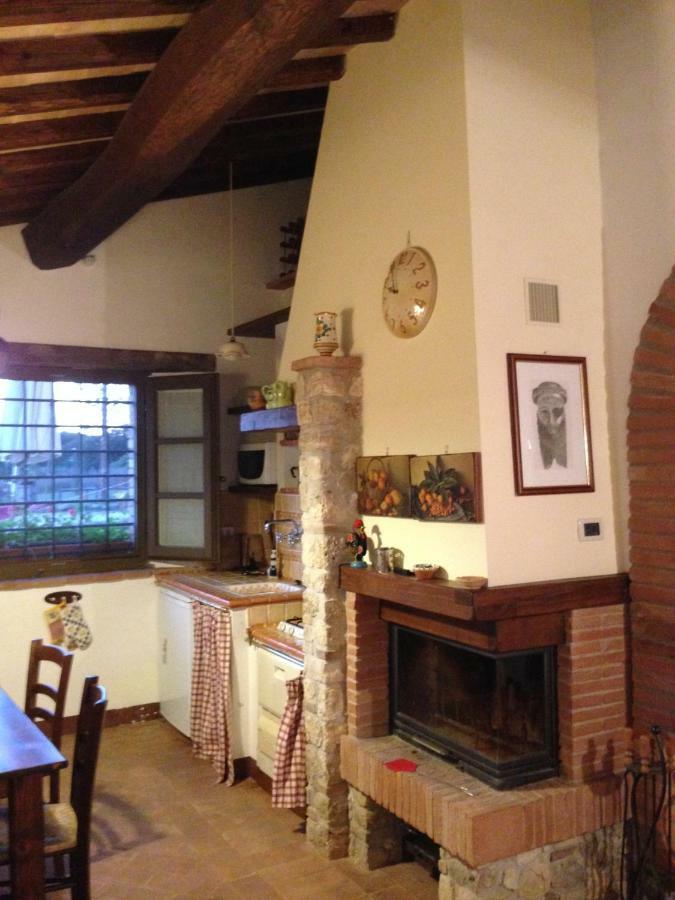 Agriturismo Podere Dell' Olmo Амелиа Экстерьер фото